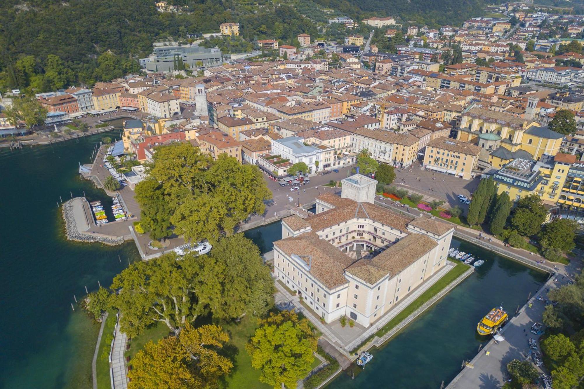 Residenza Rocca Del Lago 4 - Happy Rentals Riva del Garda Ngoại thất bức ảnh